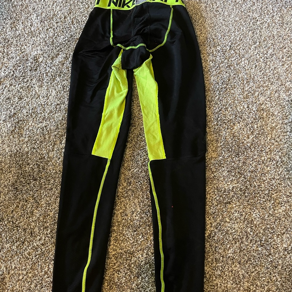 Nike Hyperwarmth Half Zip And Compression Leggings - image 4